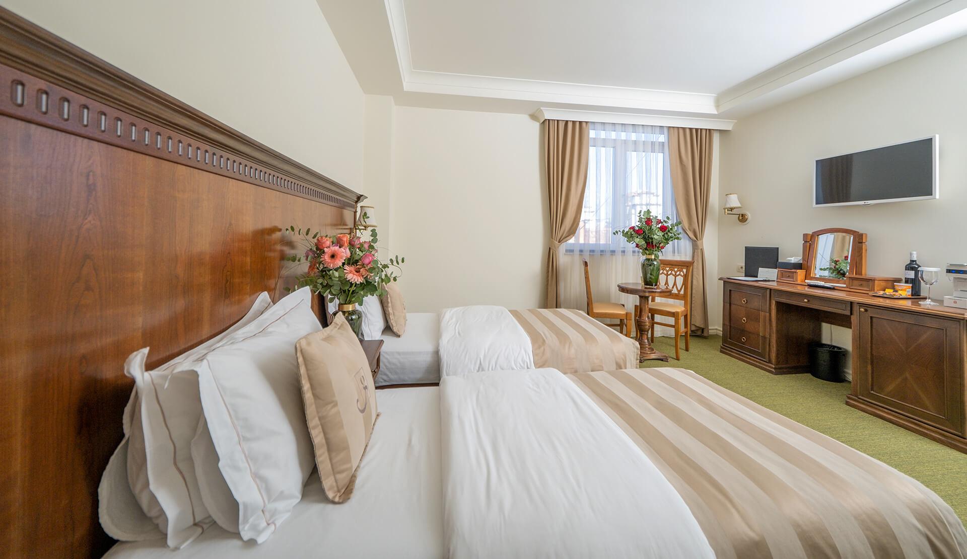 Hotel Garden Prishtinë Ngoại thất bức ảnh