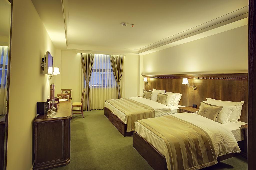 Hotel Garden Prishtinë Ngoại thất bức ảnh